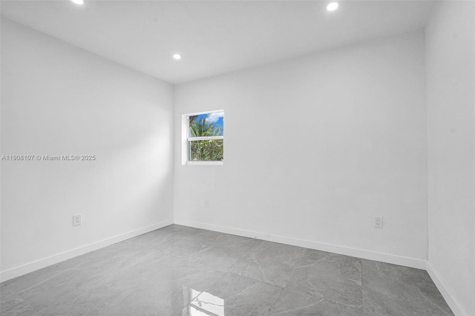 11406 NW 17th Ave photo 33