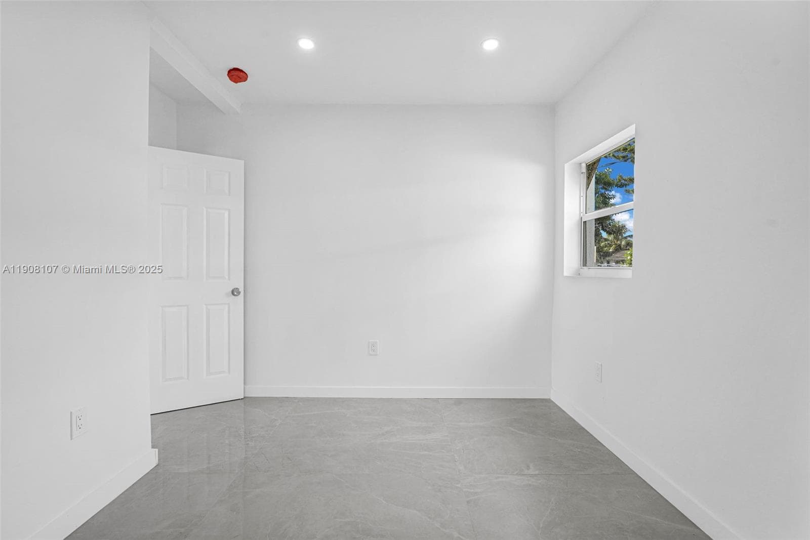 11406 NW 17th Ave photo 31