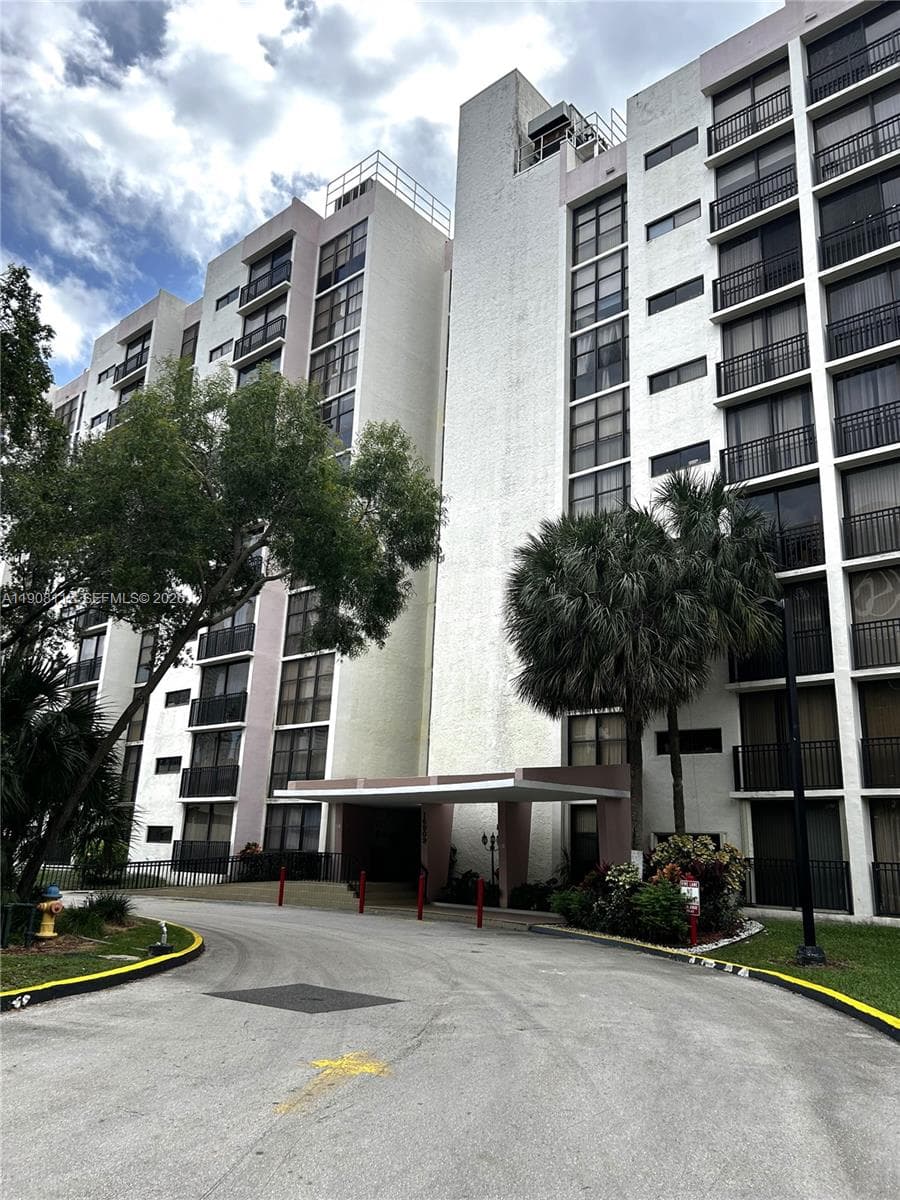 PLAZA OF AMERICAS CONDO P · #103 in Sunny Isles Beach - Photo 3