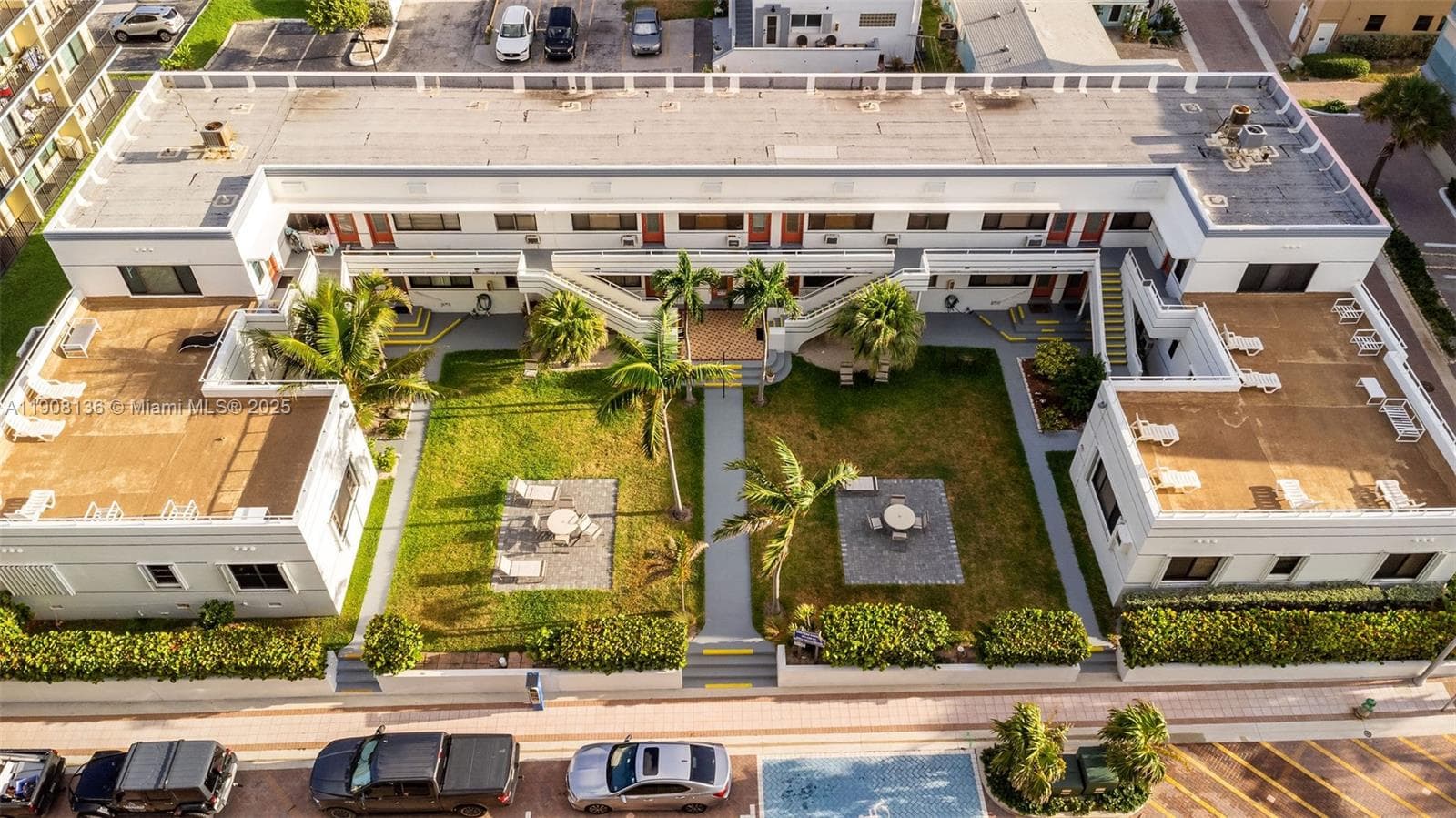 Chateau Gardens · #7 in Hollywood - Photo 62