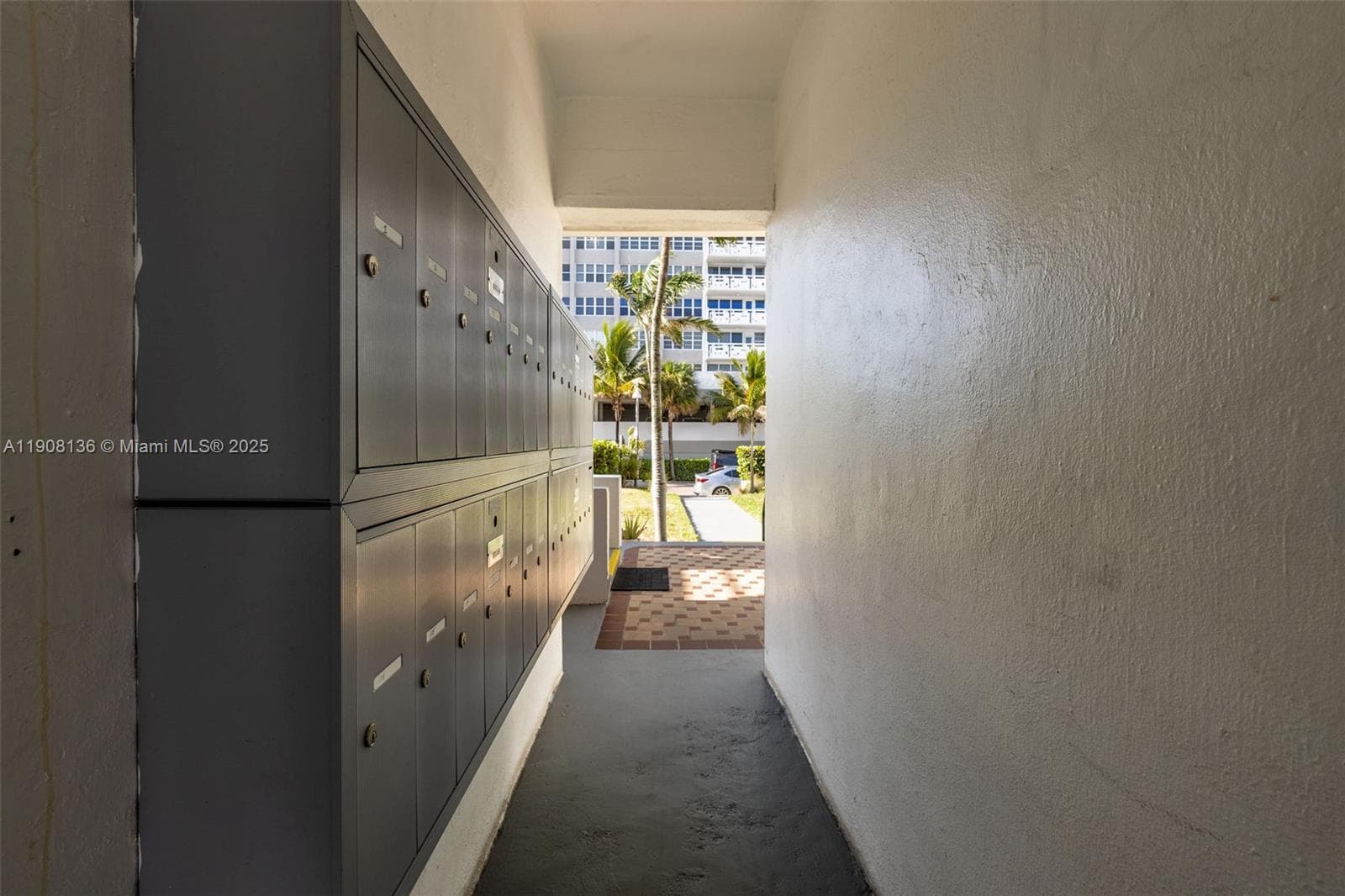 Chateau Gardens · #7 in Hollywood - Photo 45