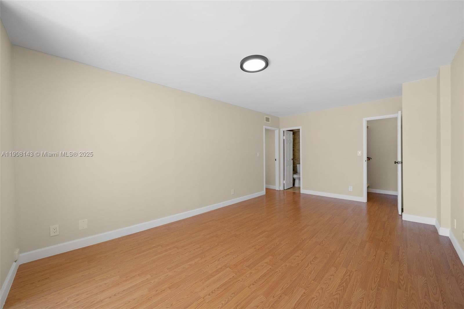 DE SOTO PARK SOUTH · #319 in Hallandale Beach - Photo 6