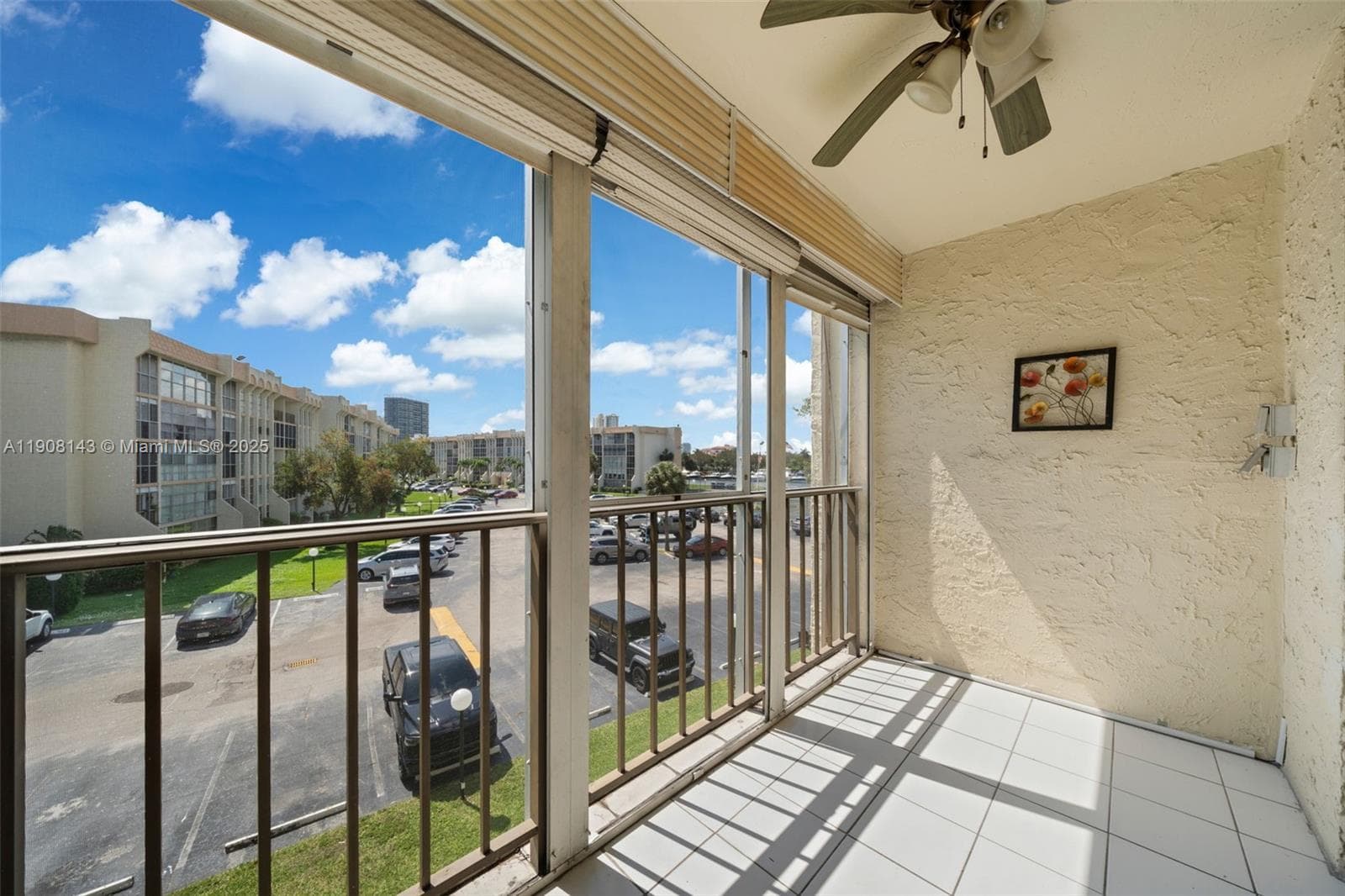 DE SOTO PARK SOUTH · #319 in Hallandale Beach - Photo 11
