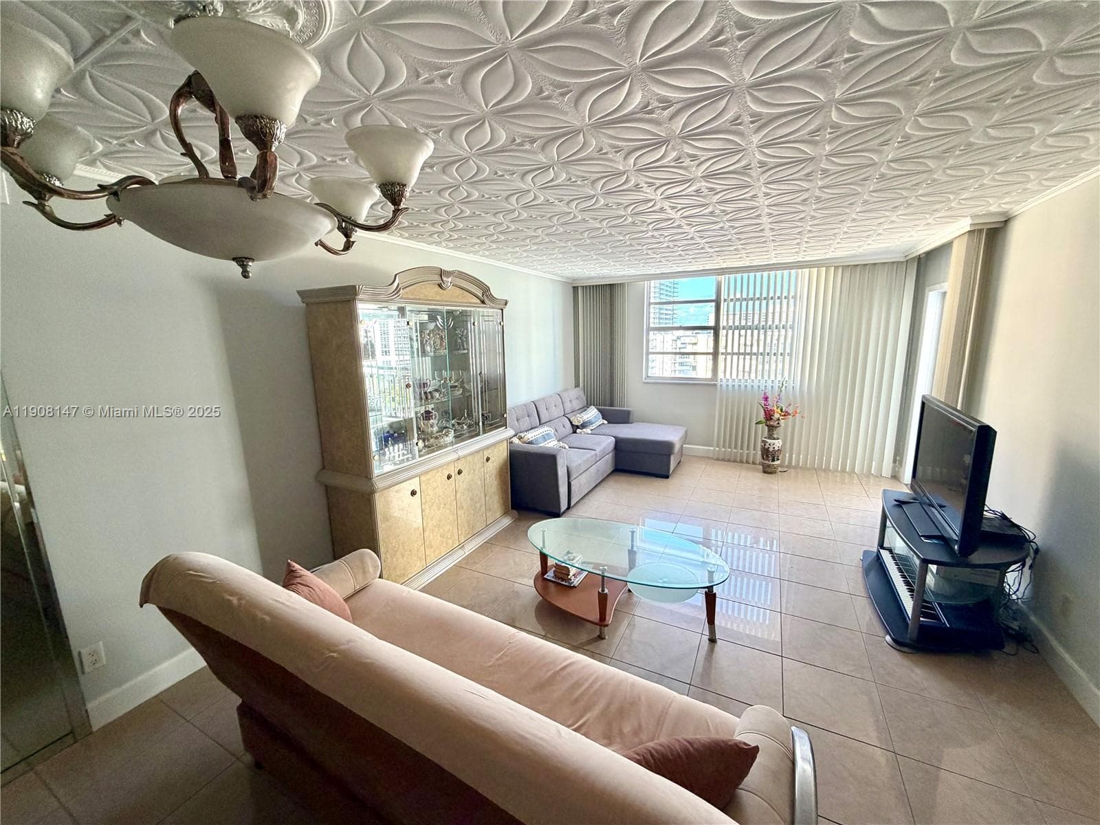 PLAZA TOWERS SOUTH CONDO · #1405 in Hallandale Beach - Photo 2