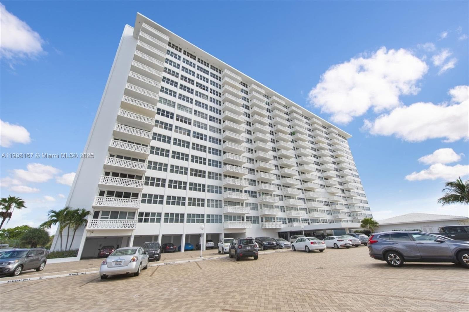 OCEAN SUMMIT CONDO · #815 in Fort Lauderdale - Photo 22
