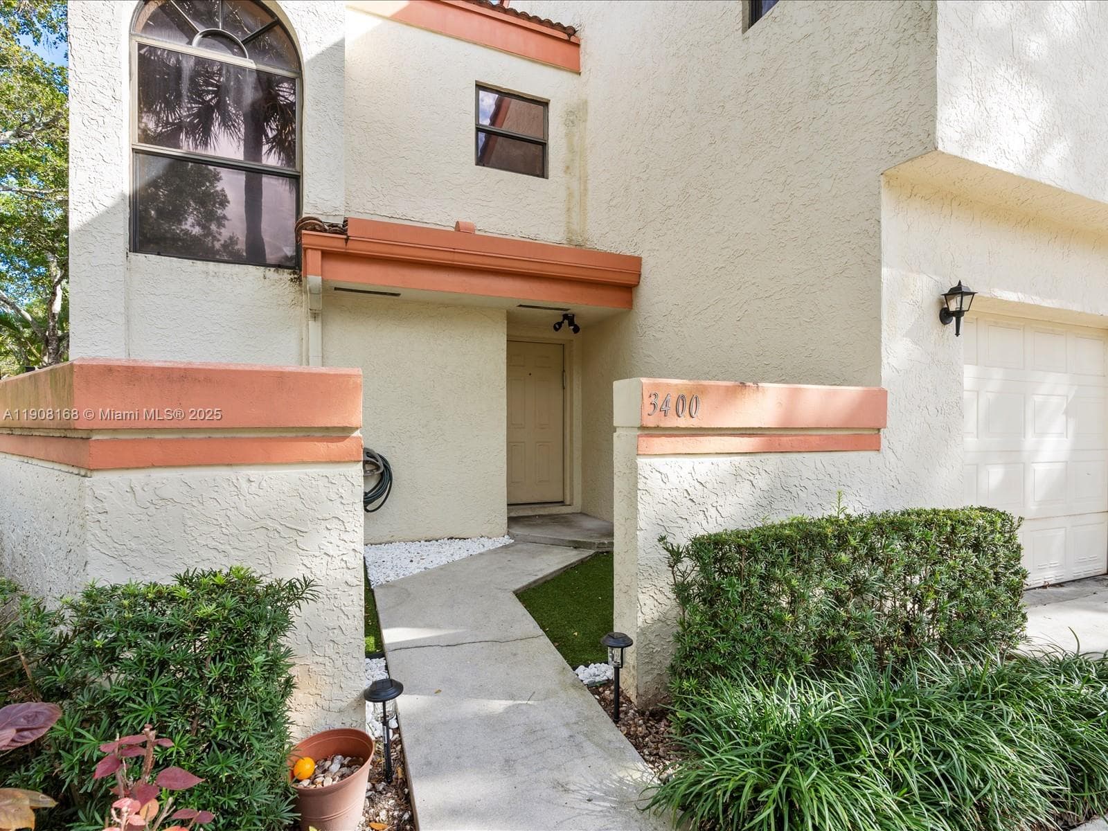 EMERALD OAKS · #801 in Hollywood - Photo 12