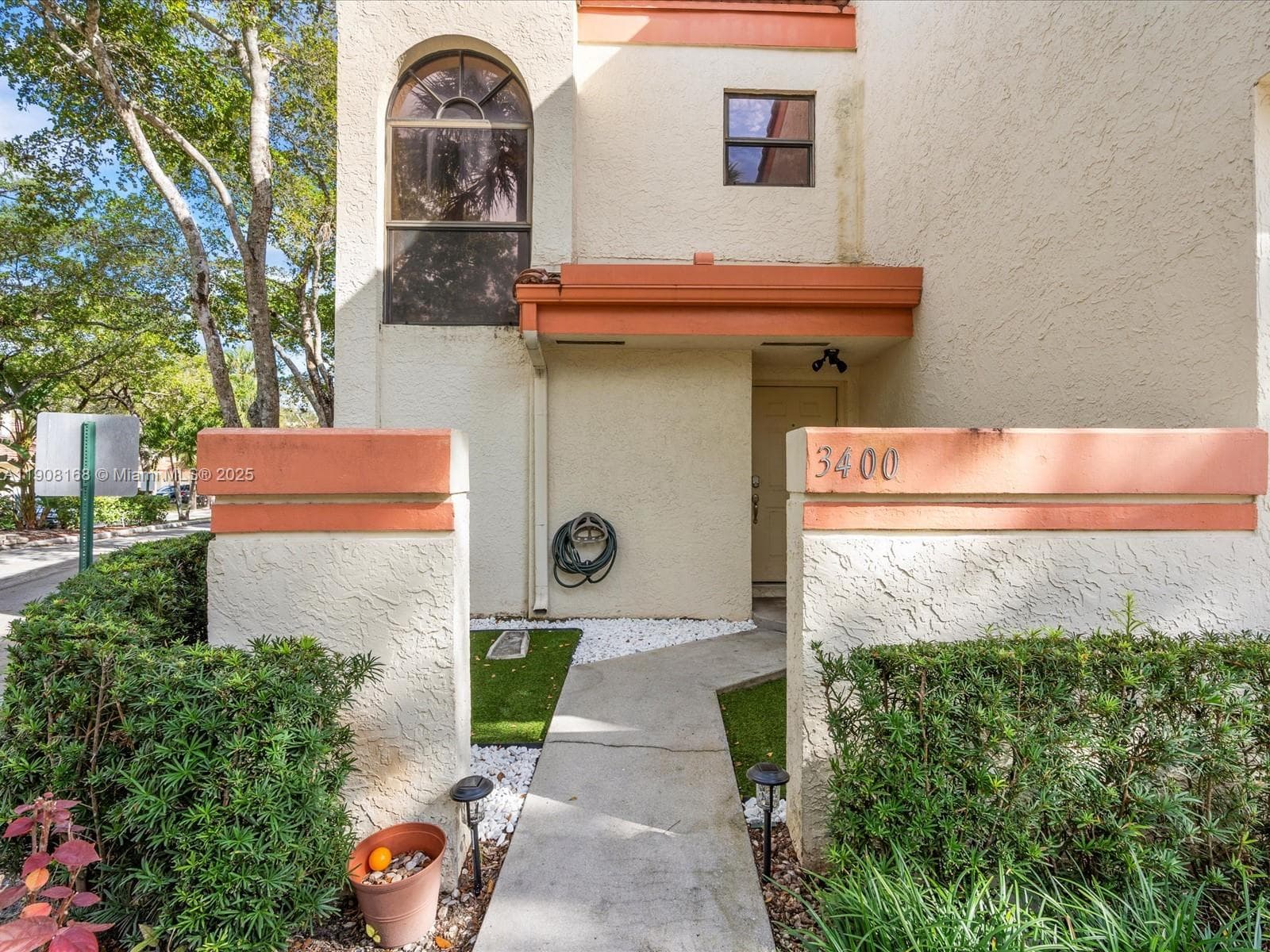 EMERALD OAKS · #801 in Hollywood - Photo 11