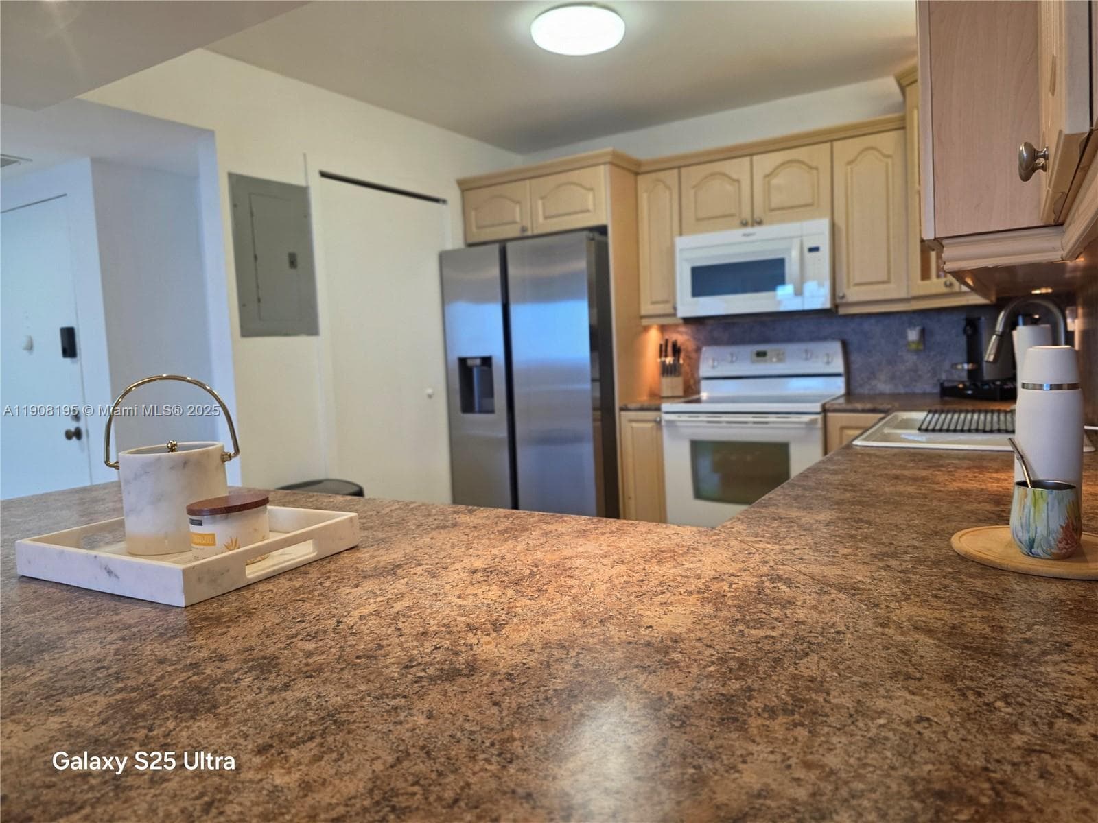 SEA AIR TOWERS CONDO · #1401 in Hollywood - Photo 12