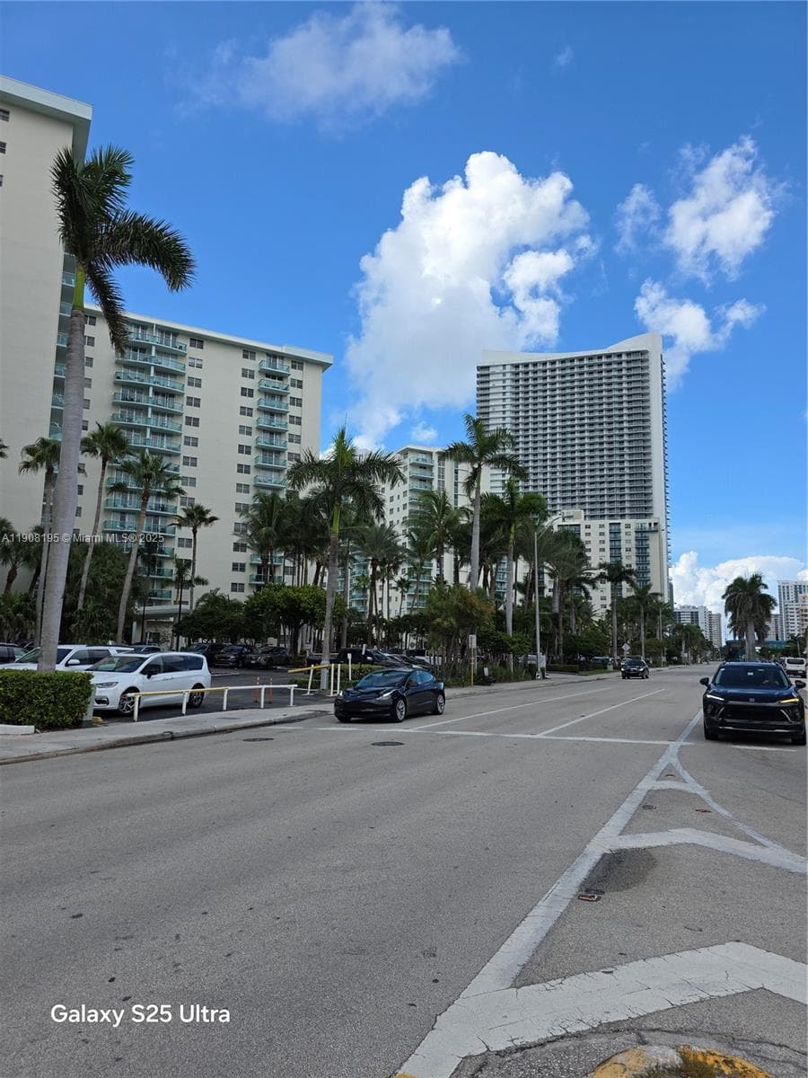 SEA AIR TOWERS CONDO · #1401 in Hollywood - Photo 29