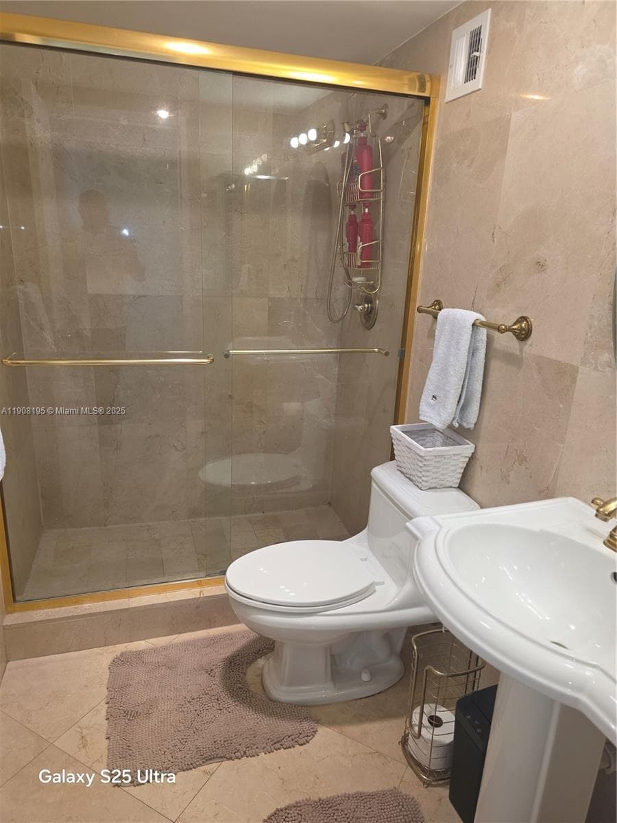 SEA AIR TOWERS CONDO · #1401 in Hollywood - Photo 25