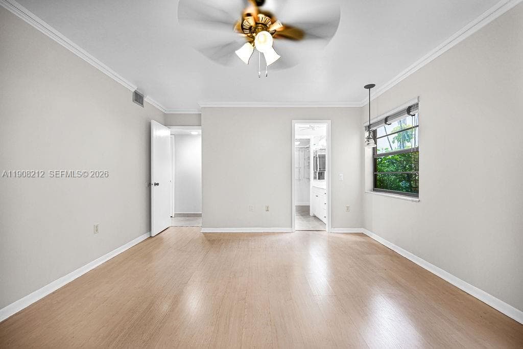 EMERALD HILLS C C APTS CO · #2 in Hollywood - Photo 16