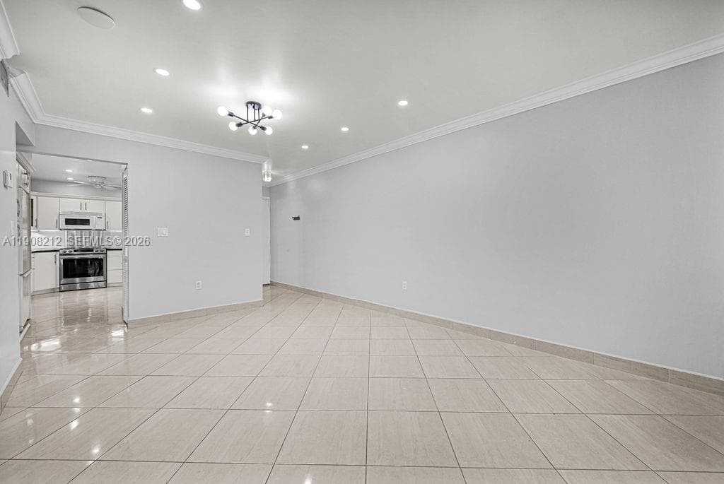 EMERALD HILLS C C APTS CO · #2 in Hollywood - Photo 36