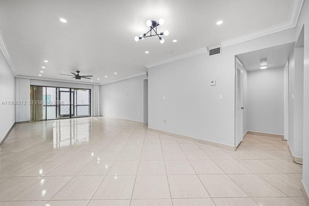 EMERALD HILLS C C APTS CO · #2 in Hollywood - Photo 33