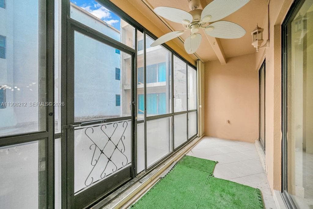 EMERALD HILLS C C APTS CO · #2 in Hollywood - Photo 41