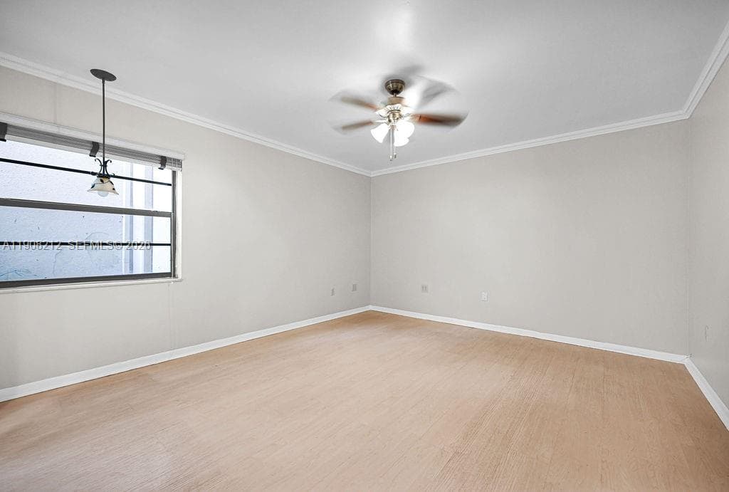 EMERALD HILLS C C APTS CO · #2 in Hollywood - Photo 15