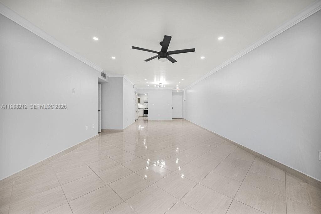 EMERALD HILLS C C APTS CO · #2 in Hollywood - Photo 40