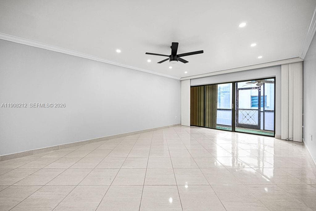 EMERALD HILLS C C APTS CO · #2 in Hollywood - Photo 39