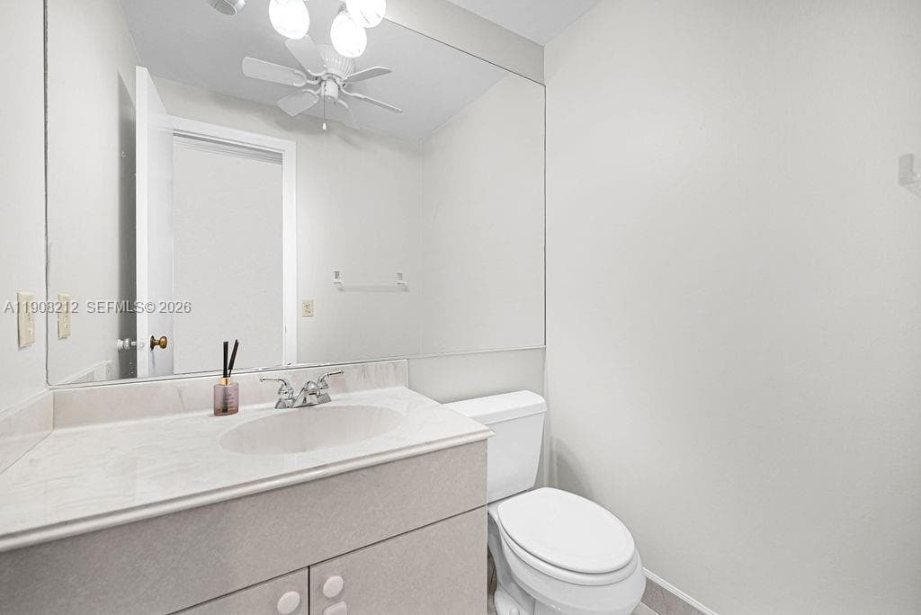 EMERALD HILLS C C APTS CO · #2 in Hollywood - Photo 29