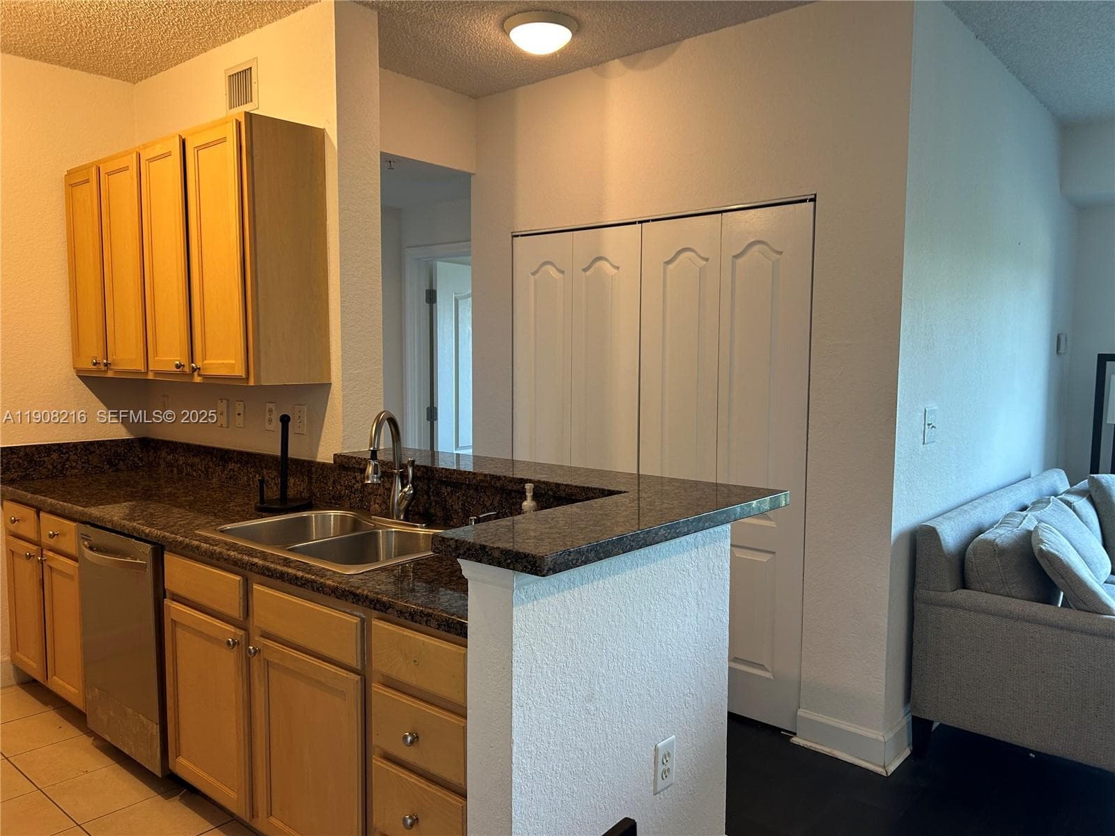 VALENCIA CONDO · #551 in South Miami - Photo 6