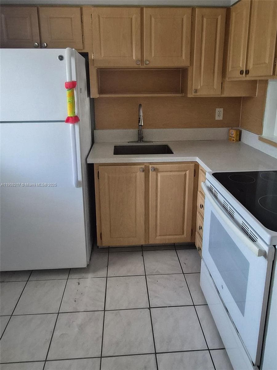 POINT EAST SEC III CONDO · #L312 in Aventura - Photo 14