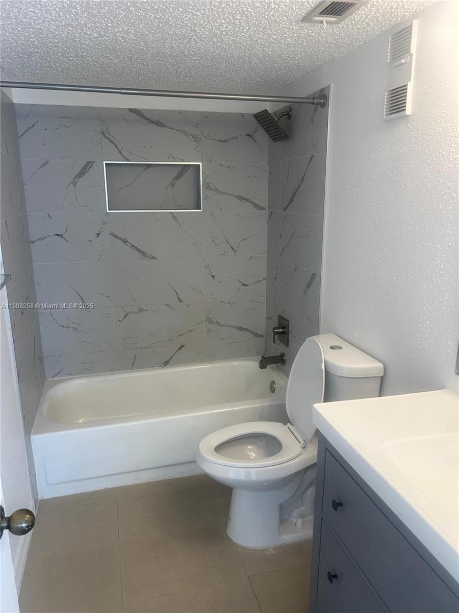 WINDWARD LAKES CONDO · #B310 in Pompano Beach - Photo 9