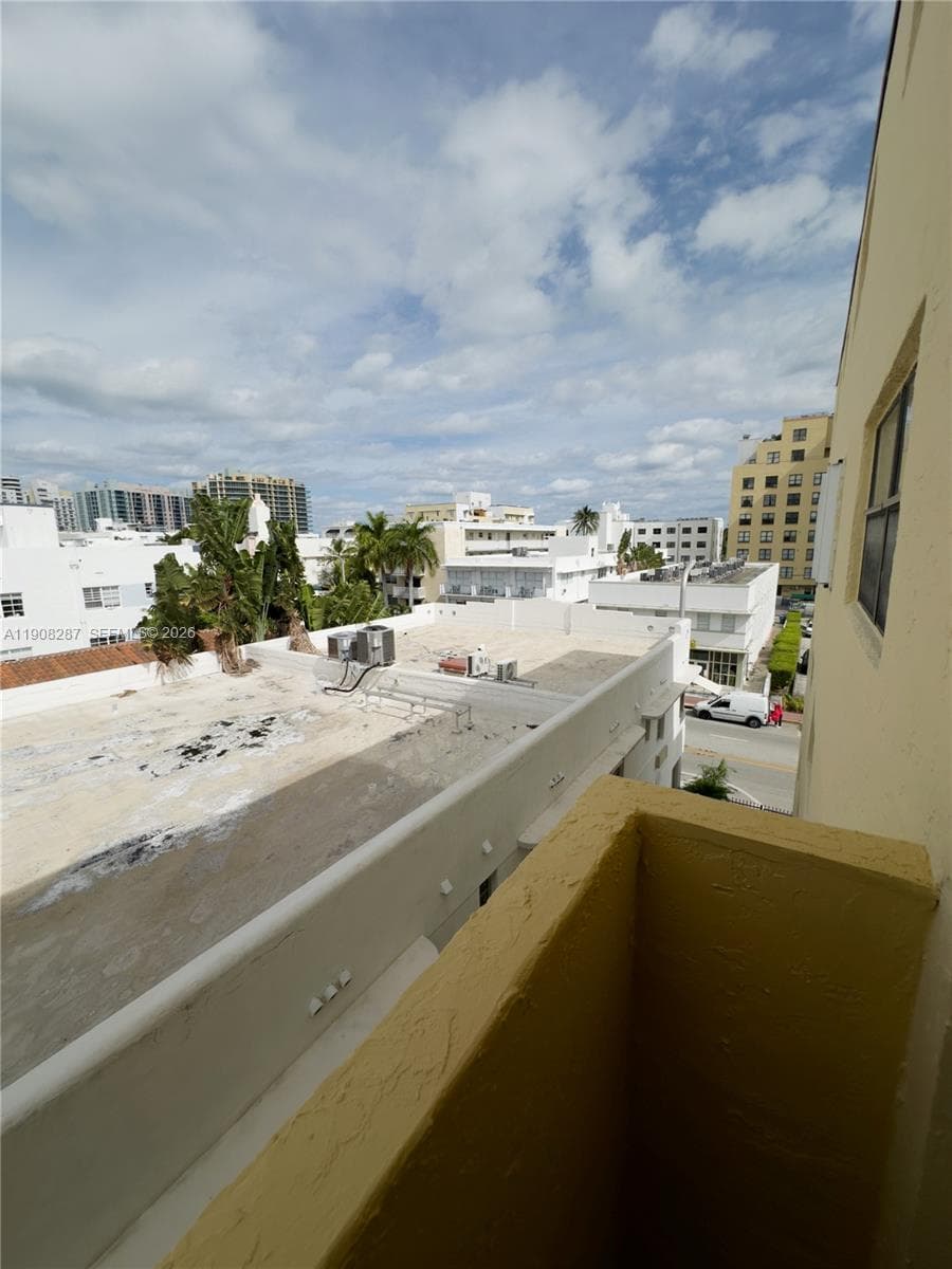 Collins Plaza · #502 in Miami Beach - Photo 5