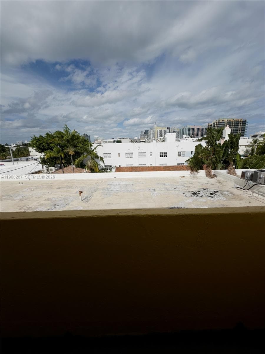 Collins Plaza · #502 in Miami Beach - Photo 4