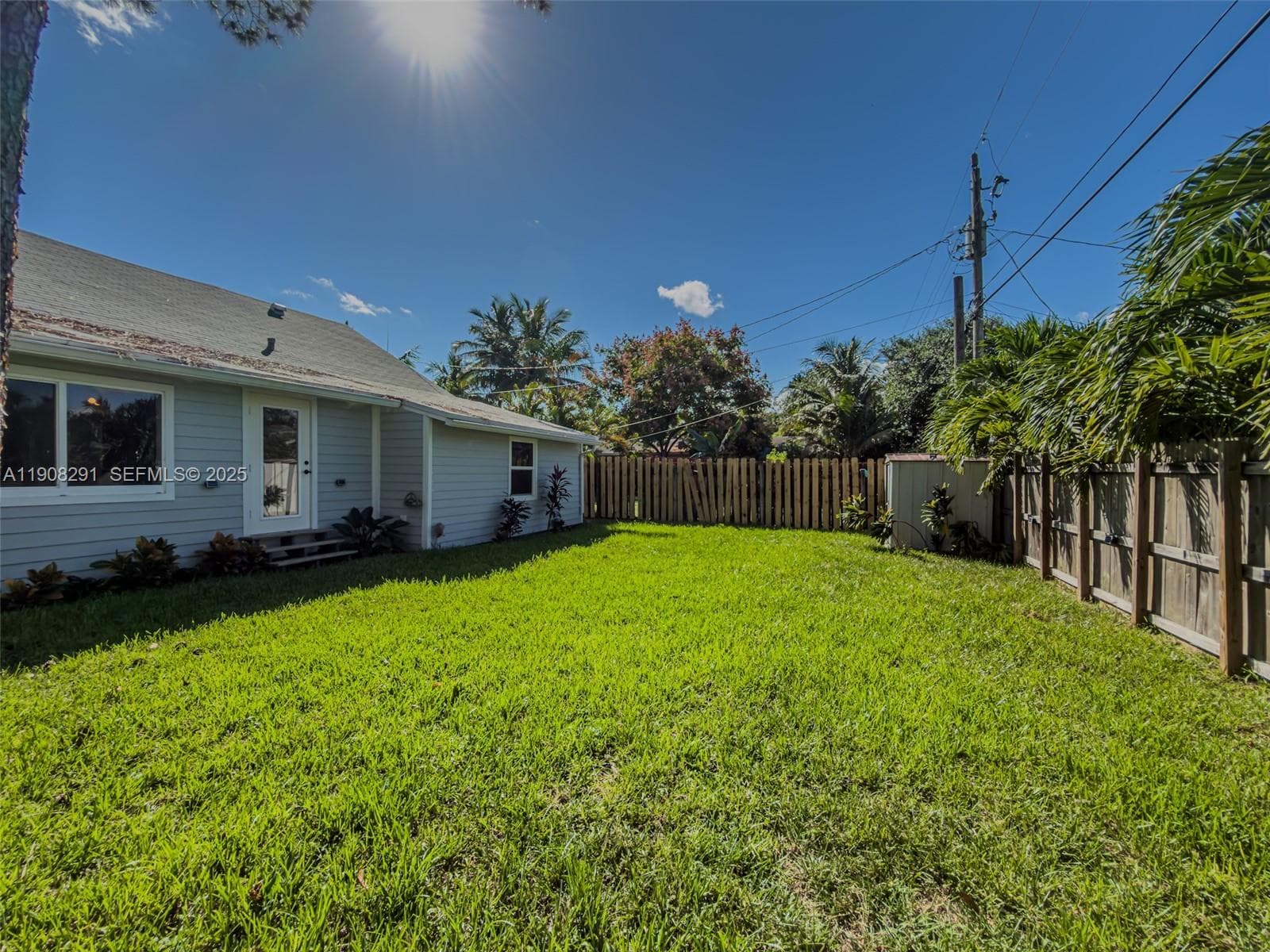 1813 SW 10th St photo 45