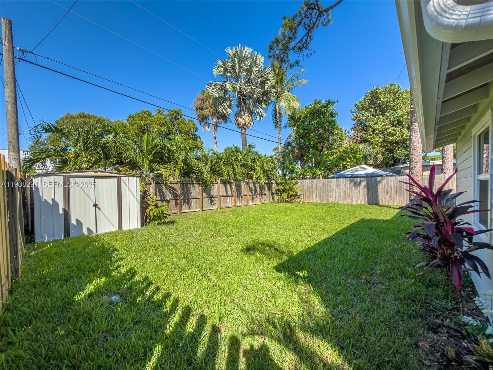 1813 SW 10th St photo 50