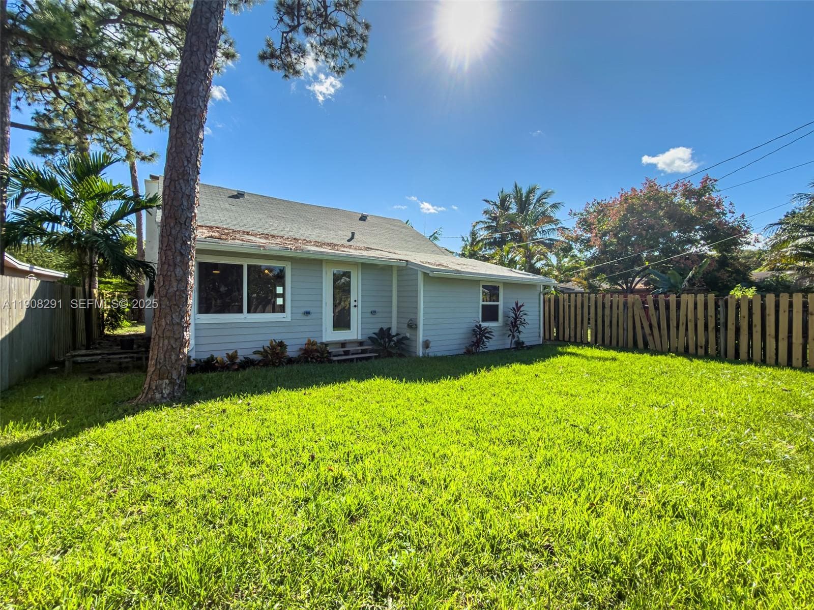 1813 SW 10th St photo 48