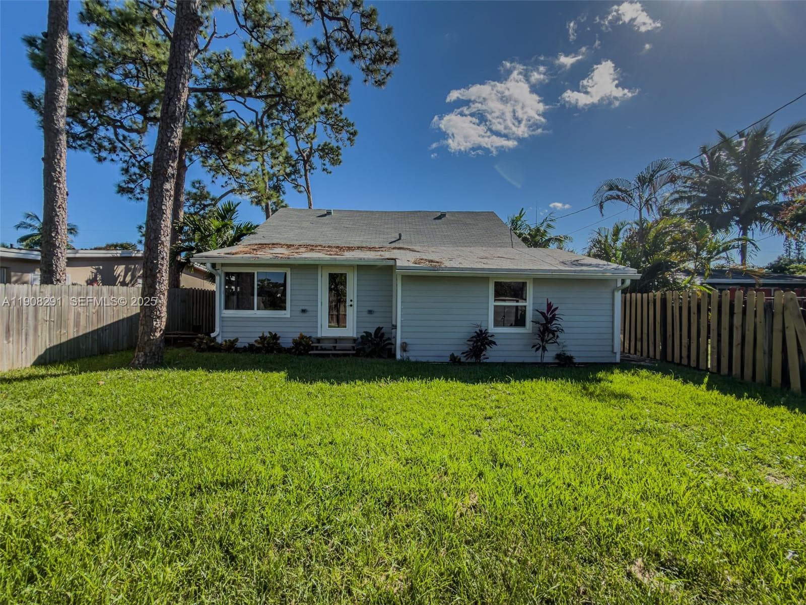 1813 SW 10th St photo 44