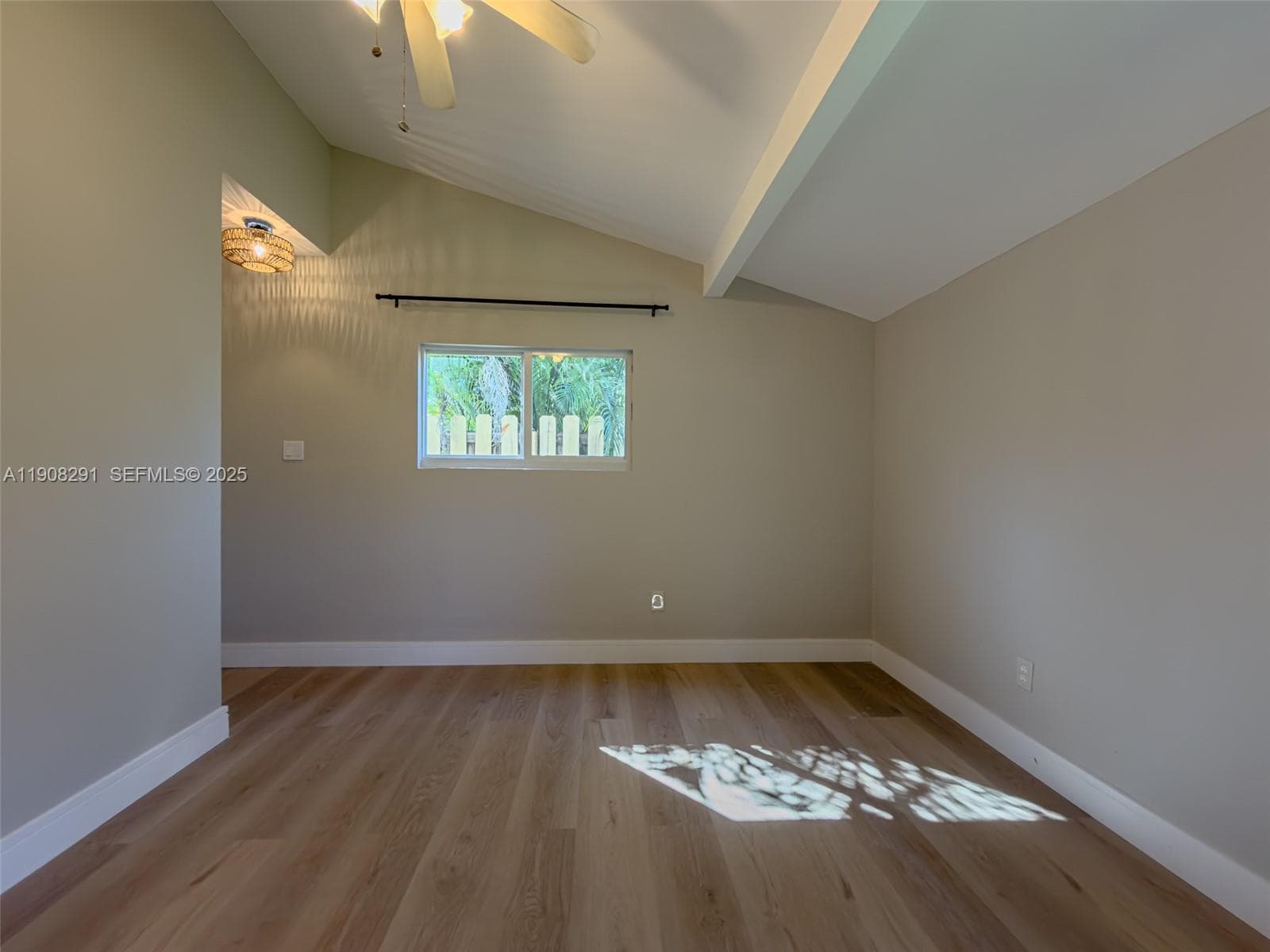 1813 SW 10th St photo 31