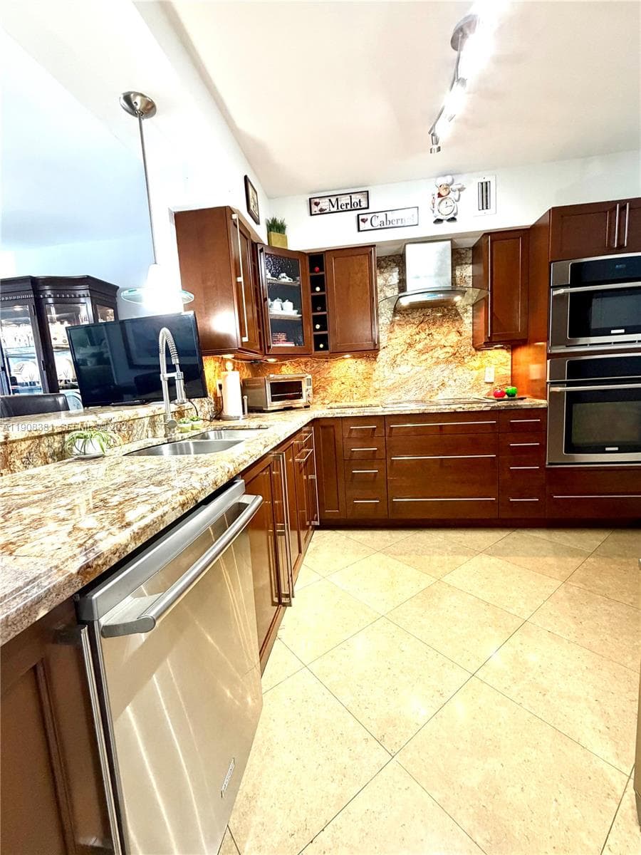 Seacoast 5151 · #14M in Miami Beach - Photo 13