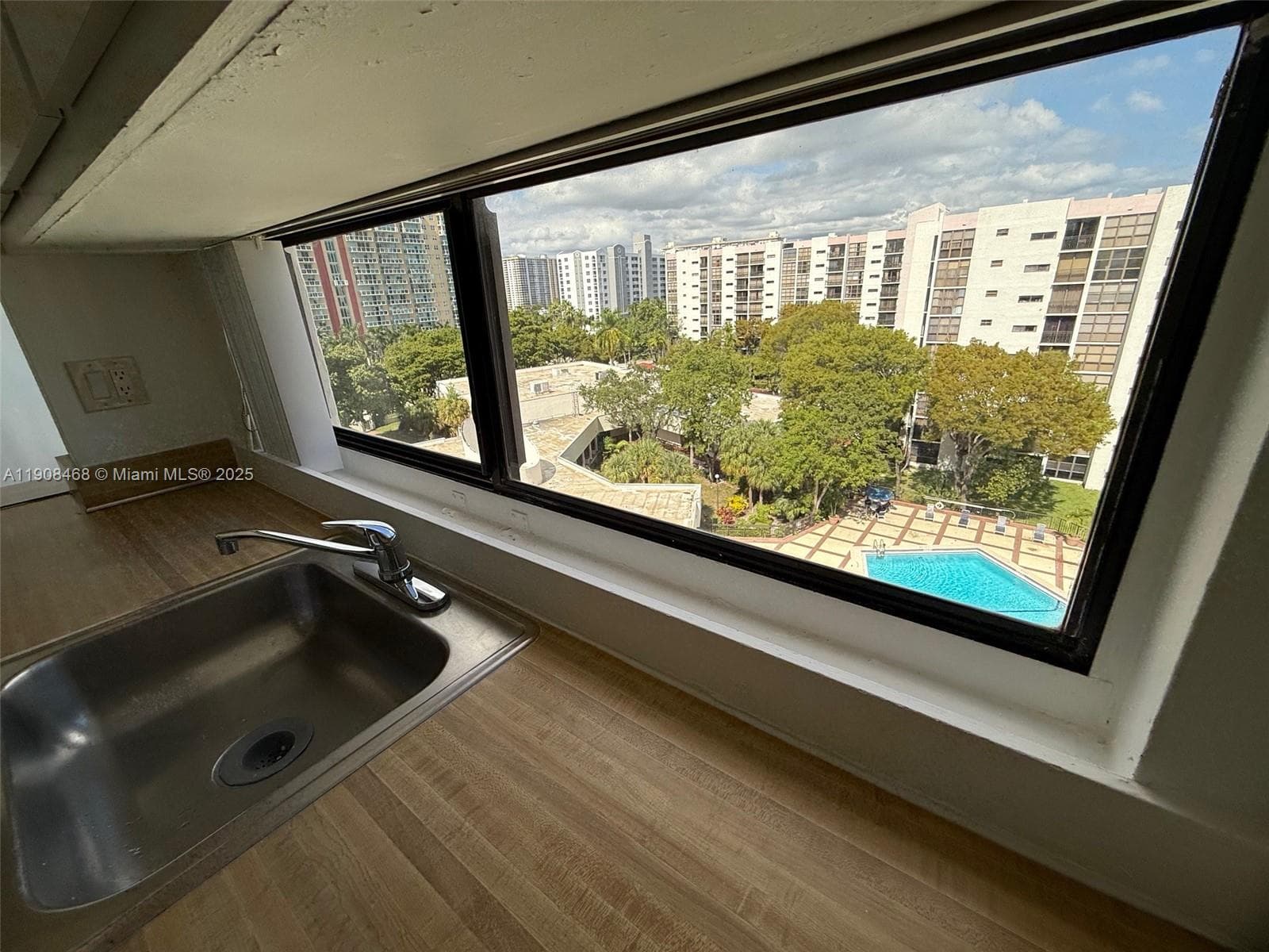 PLAZA OF AMERICAS CONDO P · #803 in Sunny Isles Beach - Photo 15