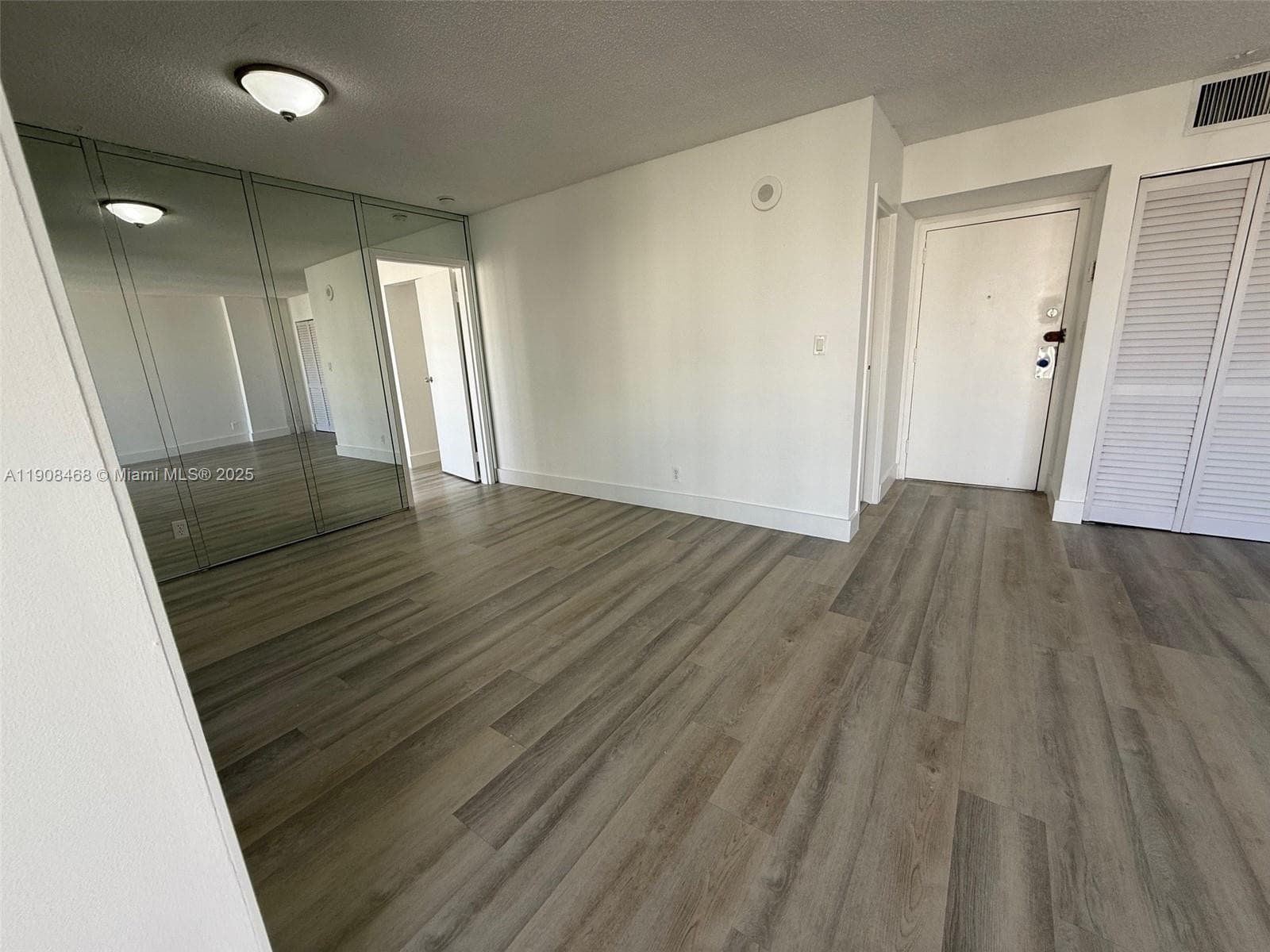PLAZA OF AMERICAS CONDO P · #803 in Sunny Isles Beach - Photo 11