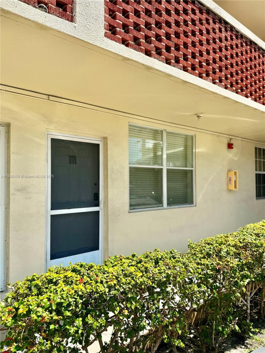 NO BAY WHITE HOUSE NO 3 C · #C111 in North Bay Village - Photo 3