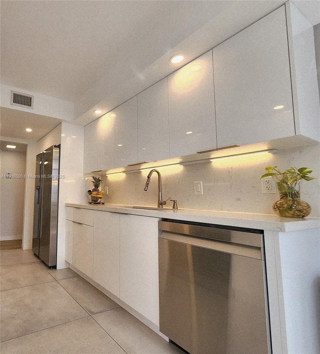 AQUARIUS CONDO · #1406S in Hollywood - Photo 22