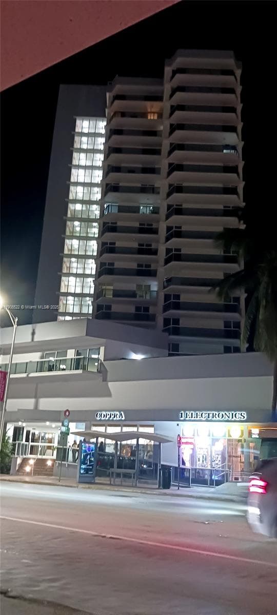 Riviera Condominium · #1708 in Miami Beach - Photo 14