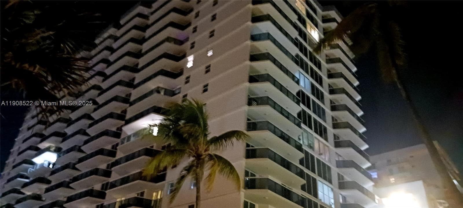 Riviera Condominium · #1708 in Miami Beach - Photo 4