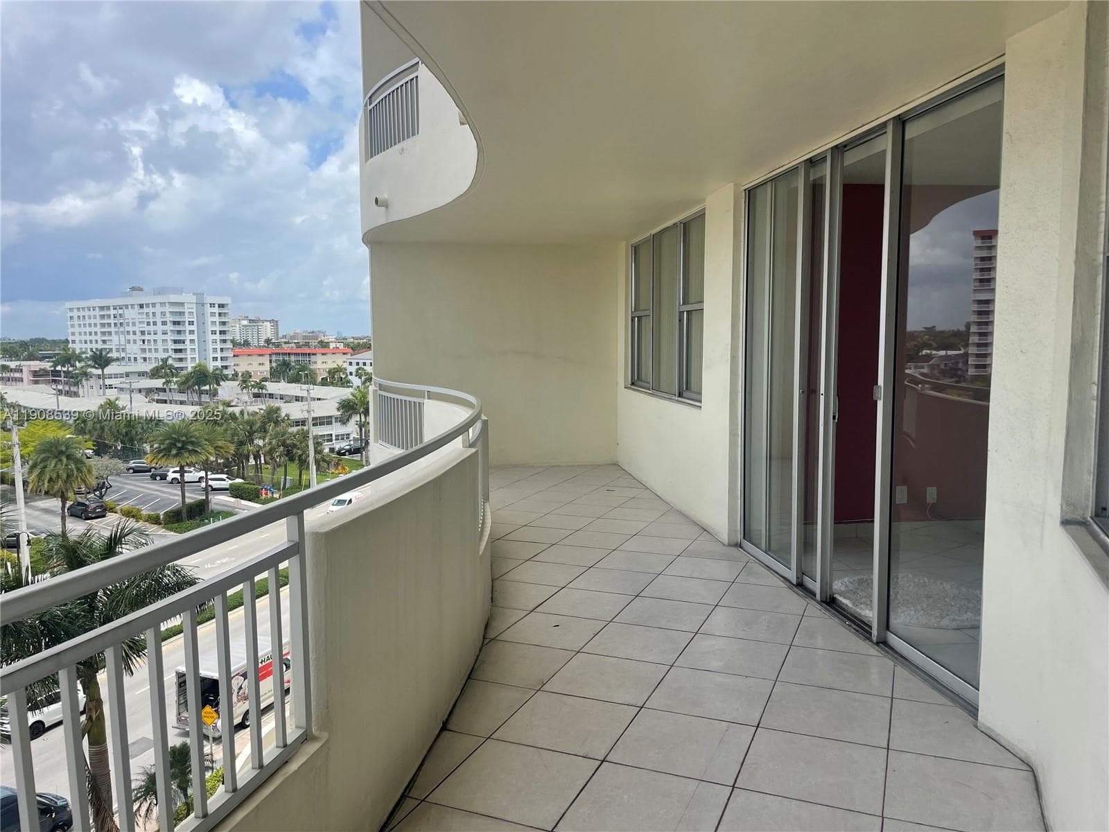 PARKER DORADO CONDO · #520 in Hallandale Beach - Photo 12