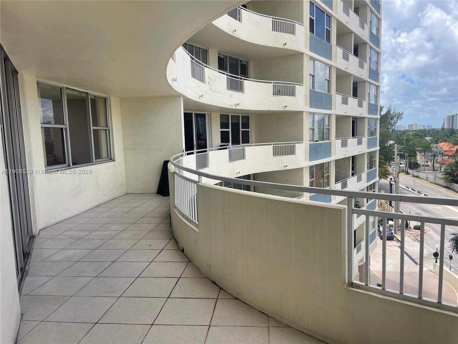 PARKER DORADO CONDO · #520 in Hallandale Beach - Photo 14