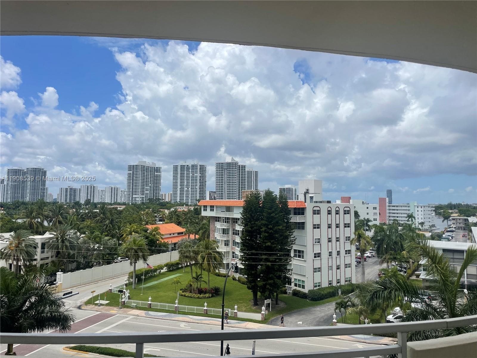 PARKER DORADO CONDO · #520 in Hallandale Beach - Photo 11