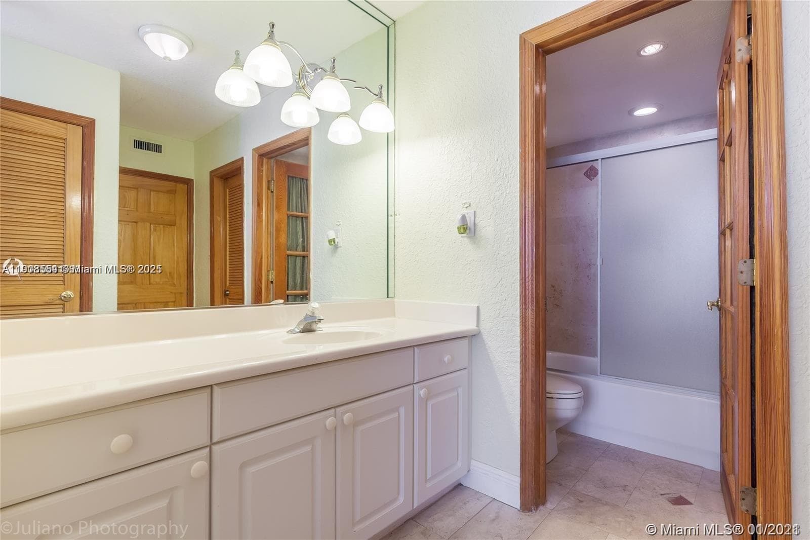 FOUR WINDS CONDO · #1006 in Surfside - Photo 10