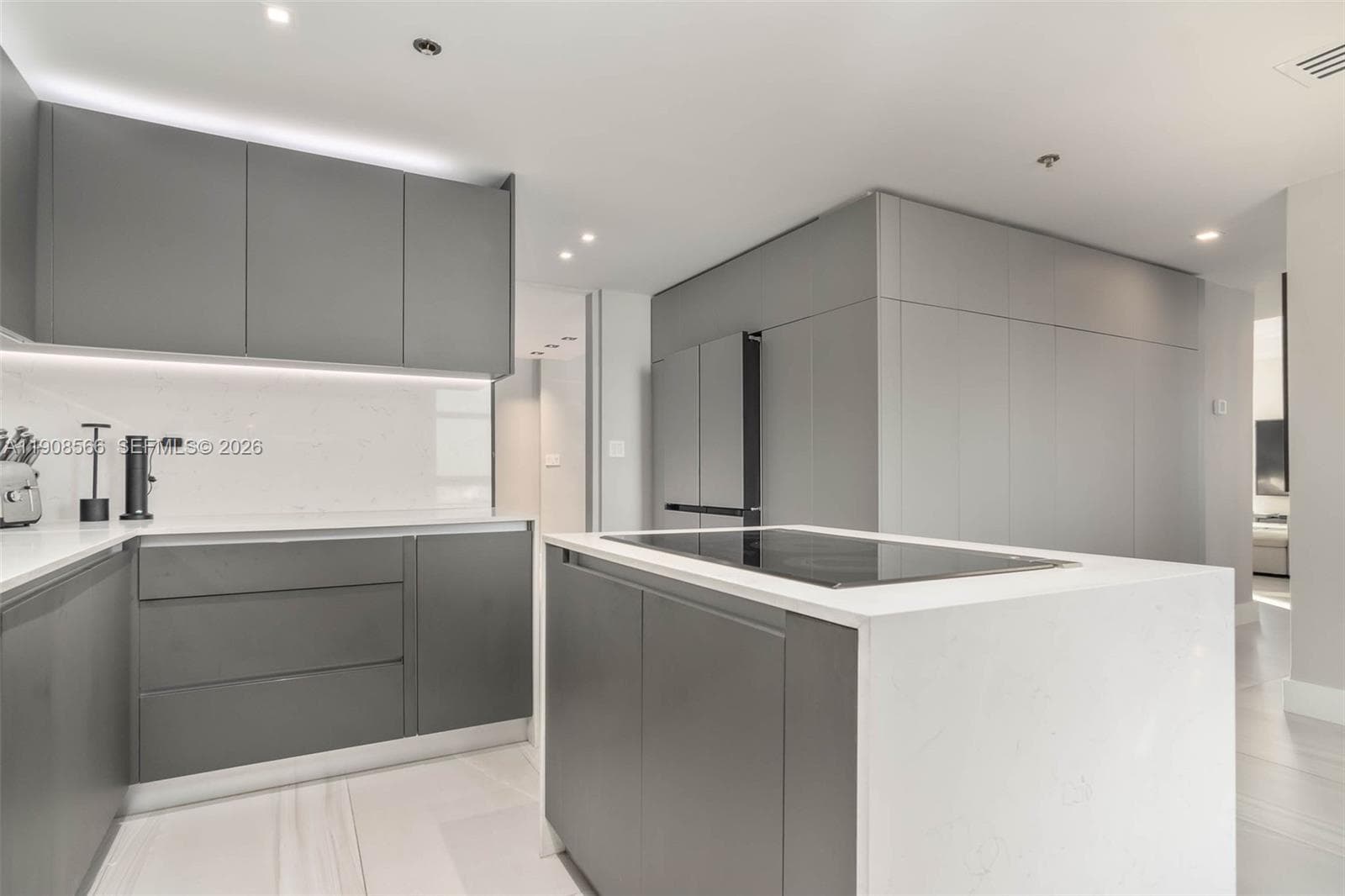 DELVISTA TOWERS CONDO · #2728 in Aventura - Photo 12