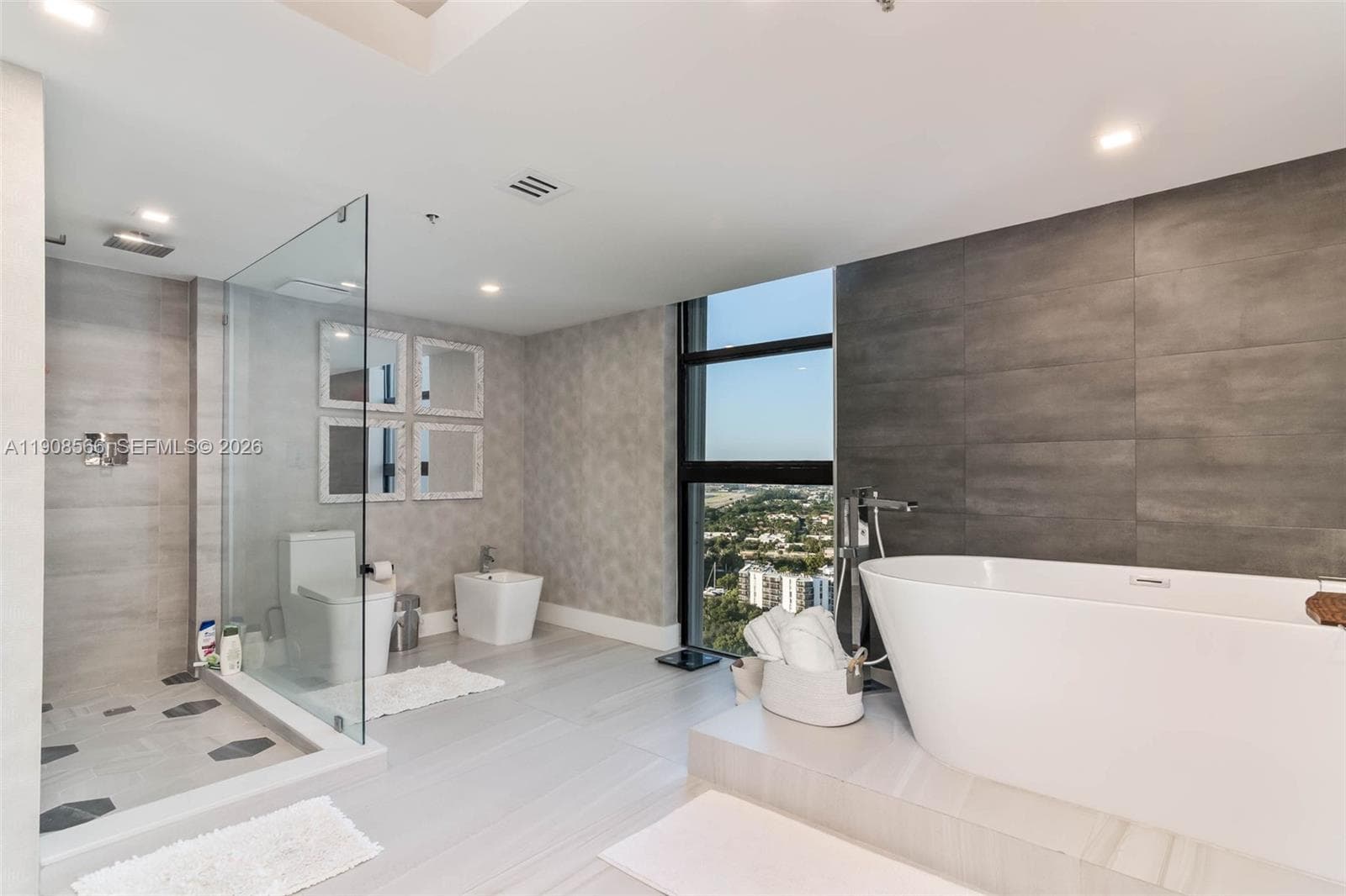 DELVISTA TOWERS CONDO · #2728 in Aventura - Photo 18