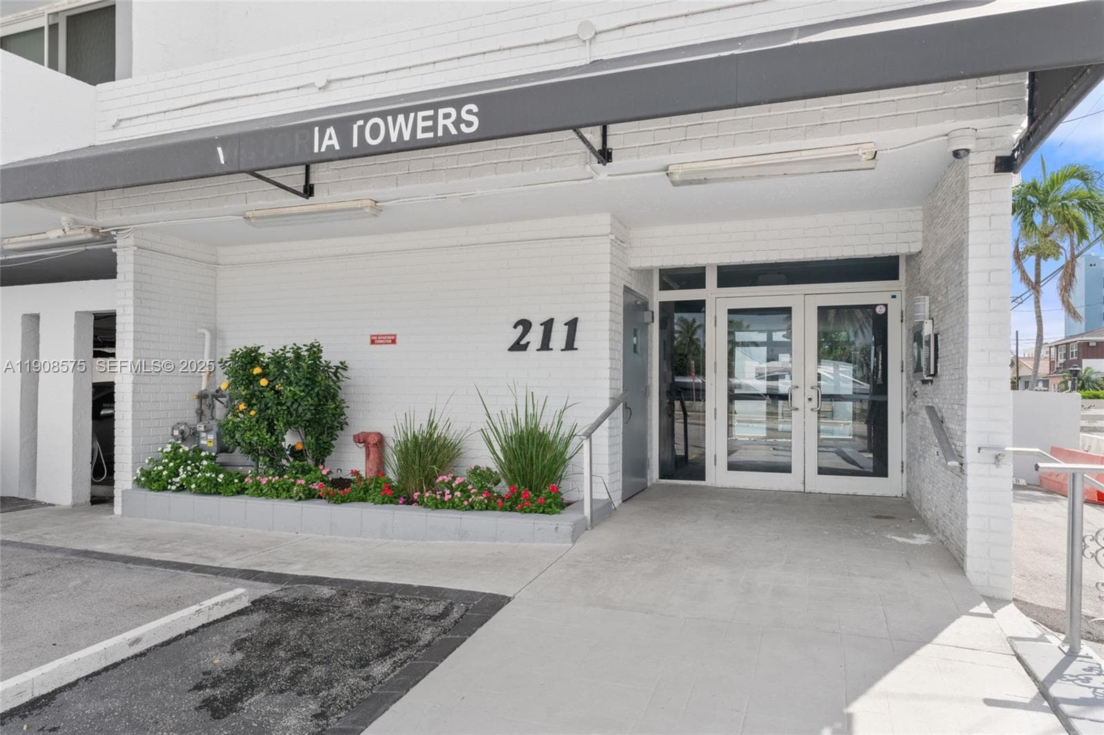 VICTORIA TOWERS · #304 in Hollywood - Photo 30