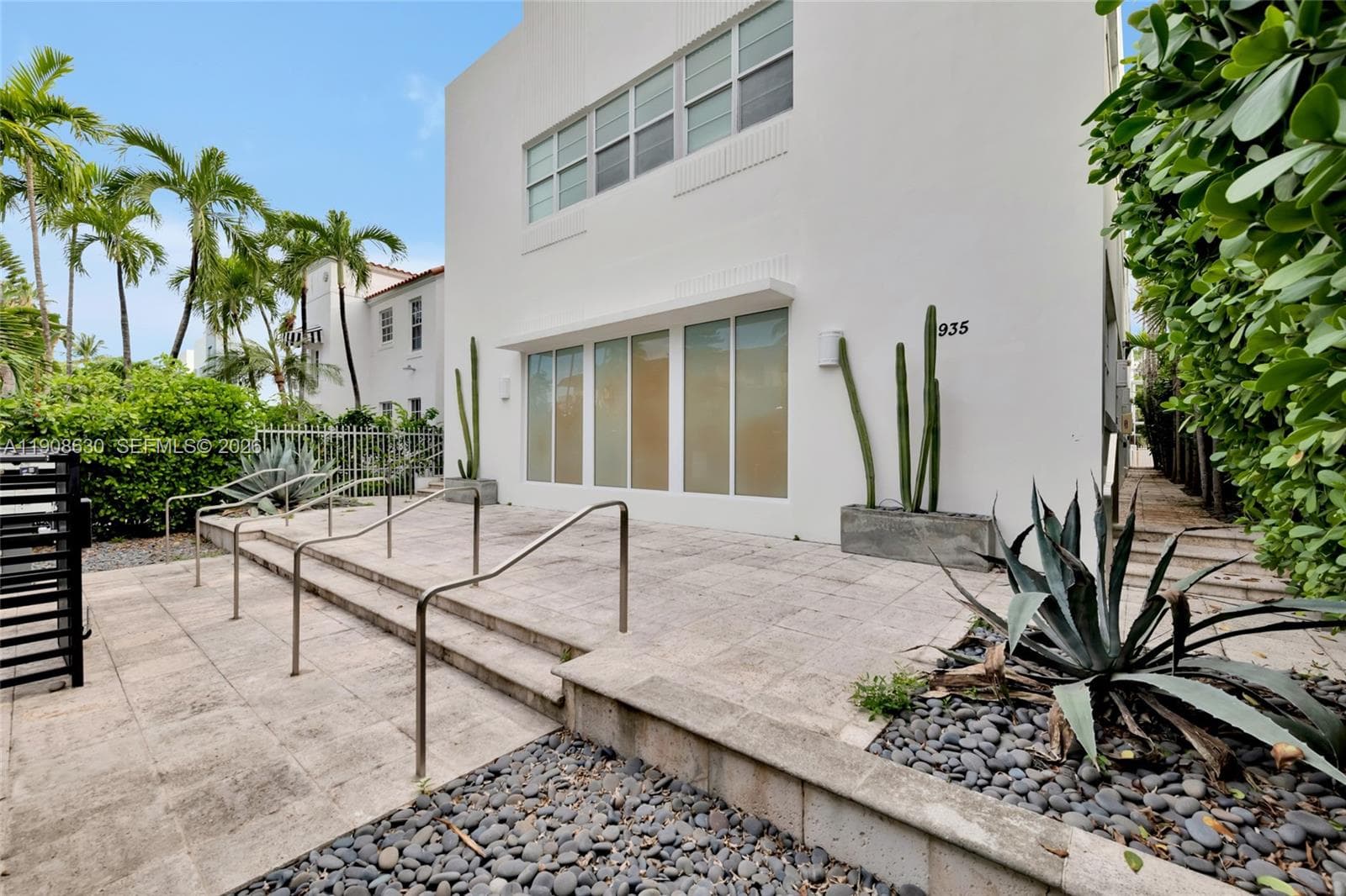 The Nolobi condo · #7 in Miami Beach - Photo 3