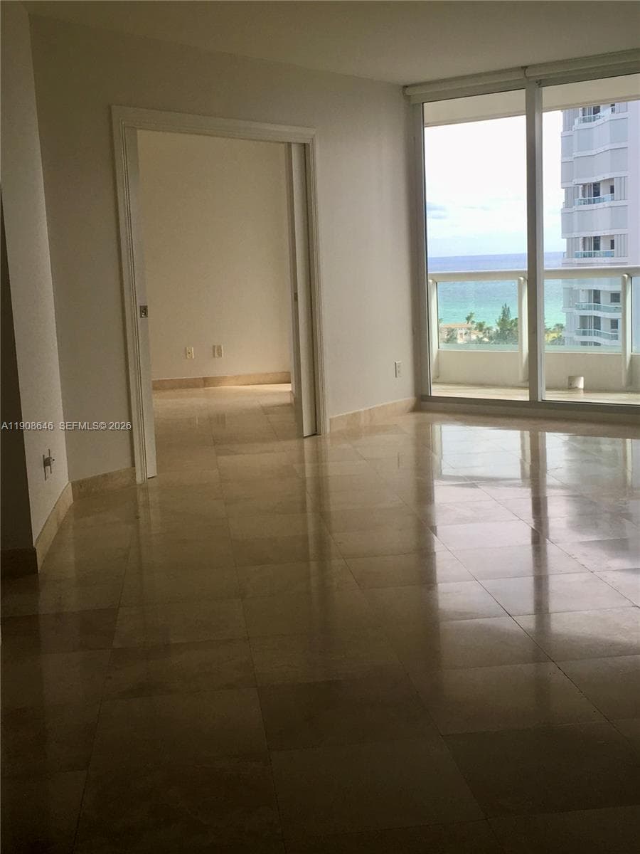 SOUTH TOWER AT THE POINT · #2202 in Aventura - Photo 12