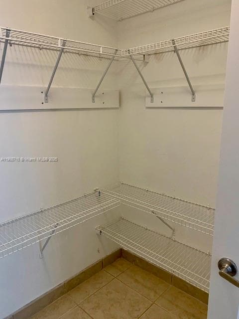 Walking Closet Master Bedroom