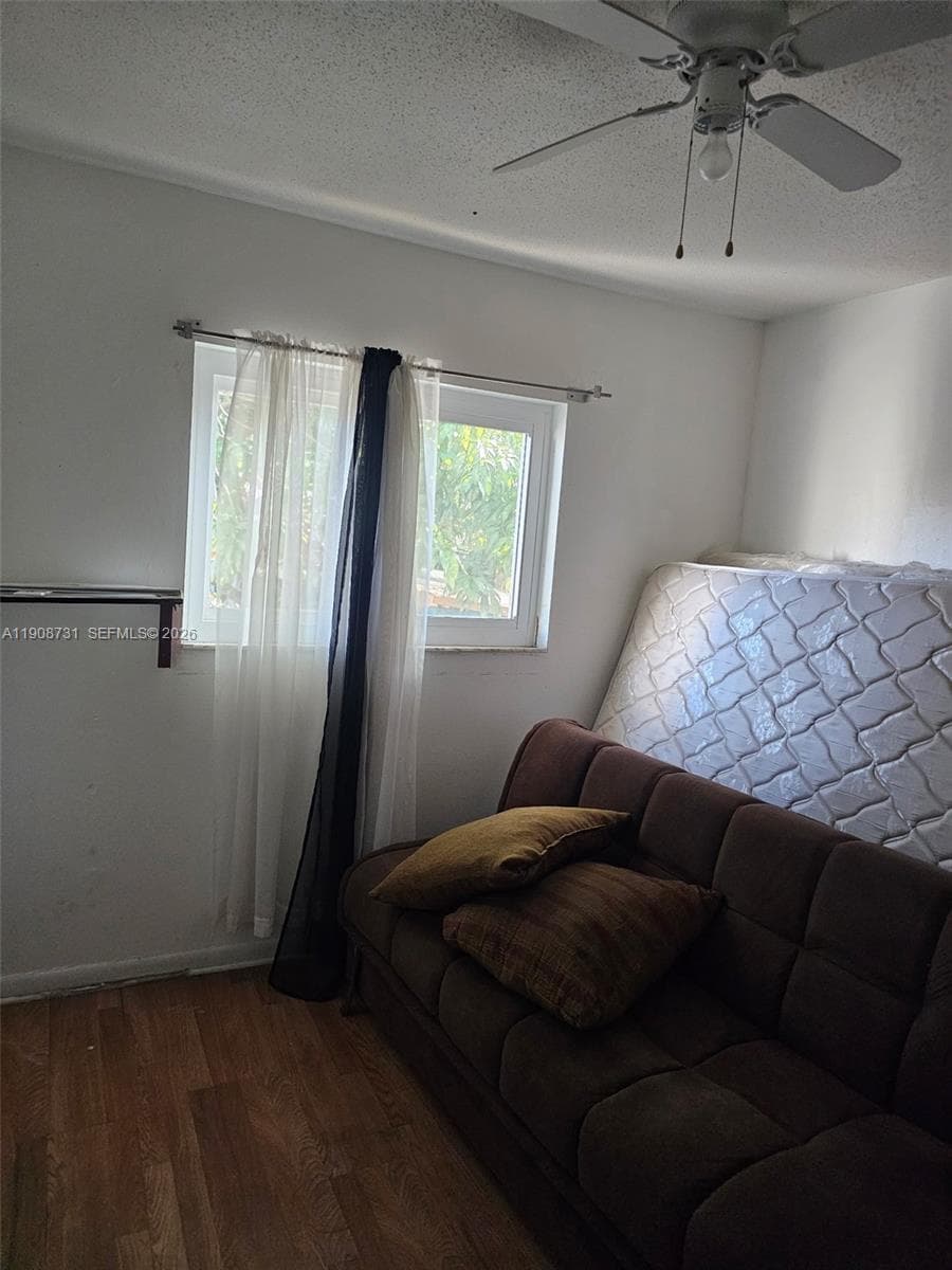 15151 Railroad Dr photo 15